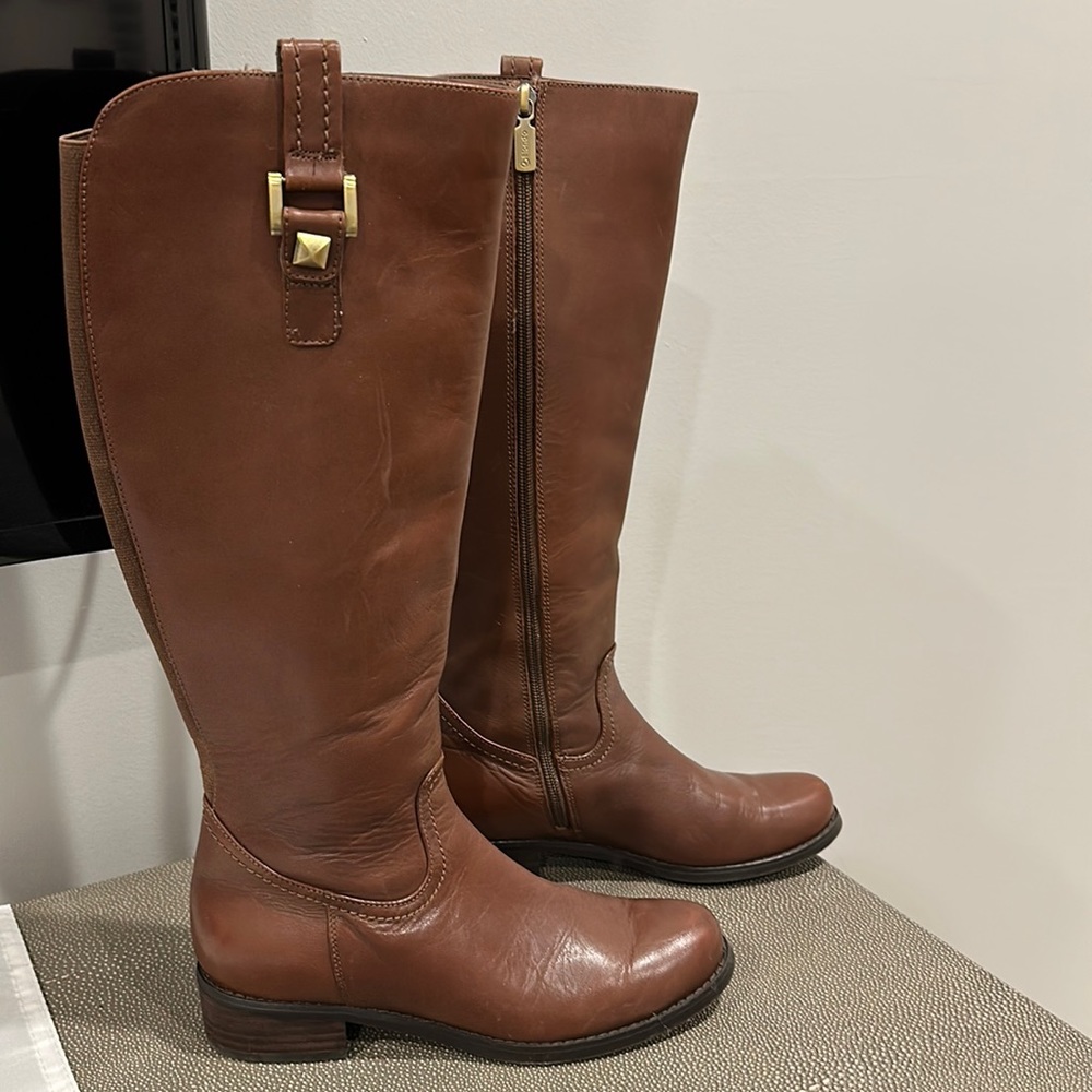 Blondo waterproof brown leather boots.